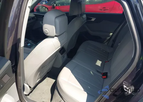 2018 Audi A4 2.0T Tech Ultra Premium/2.0T Ultra Premium z USA, uszkodzony, nr VIN WAUKMAF45JA075556